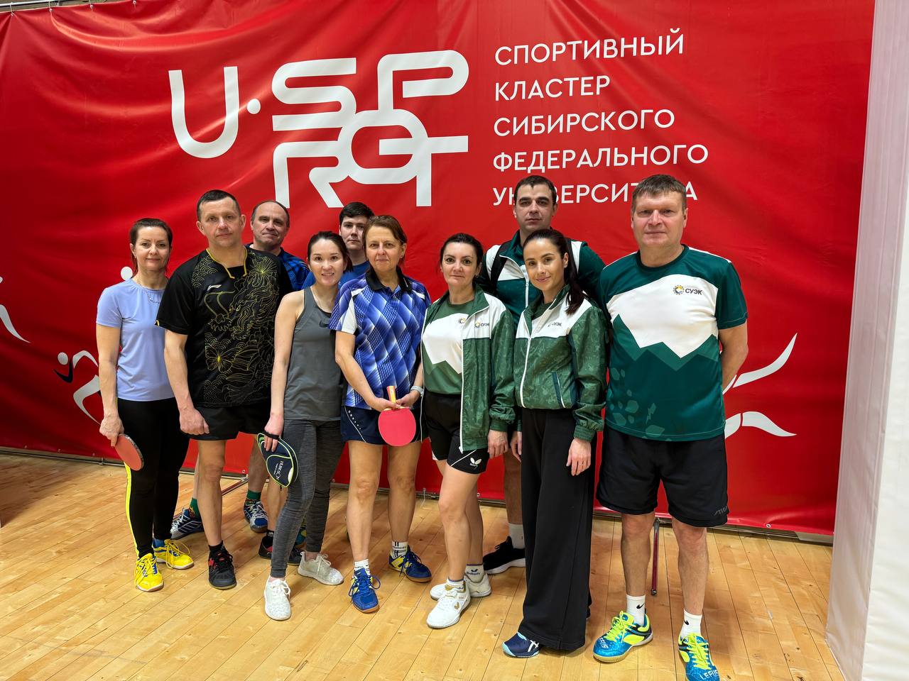 Сотрудники СУЭК-Красноярск и СГК вновь встретились на спортивной площадке.