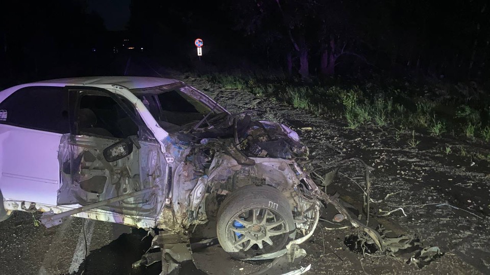 Водитель легкового автомобиля получил серьезные травмы в результате ДТП.
